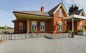 The Waiting Room, Stoke Edith Station, Tarrington